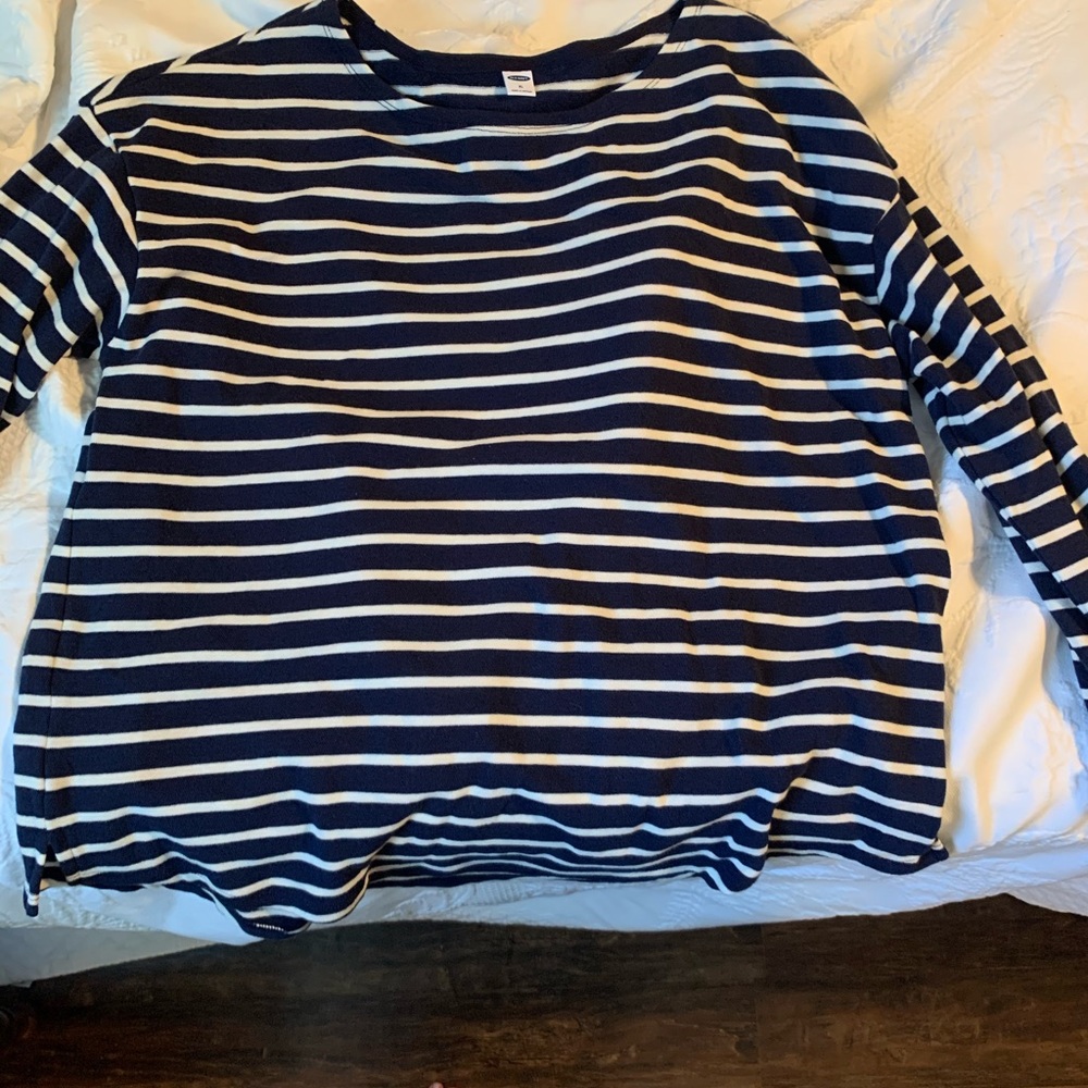 Women’s navy and white blue boatneck shirt.